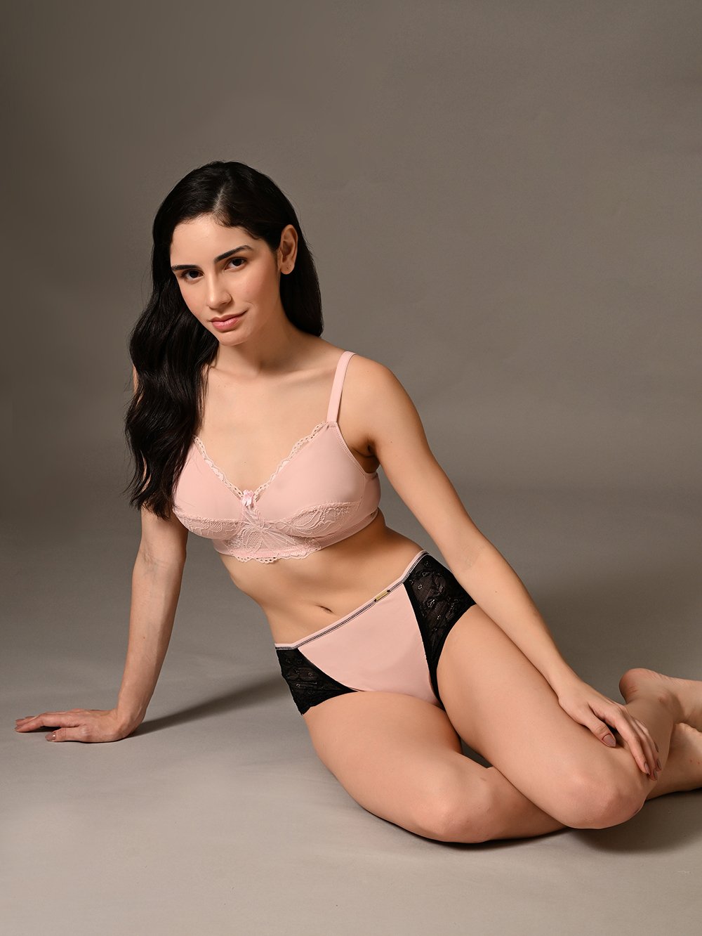 Vivienne Lace and Mesh Full-Cup Bra