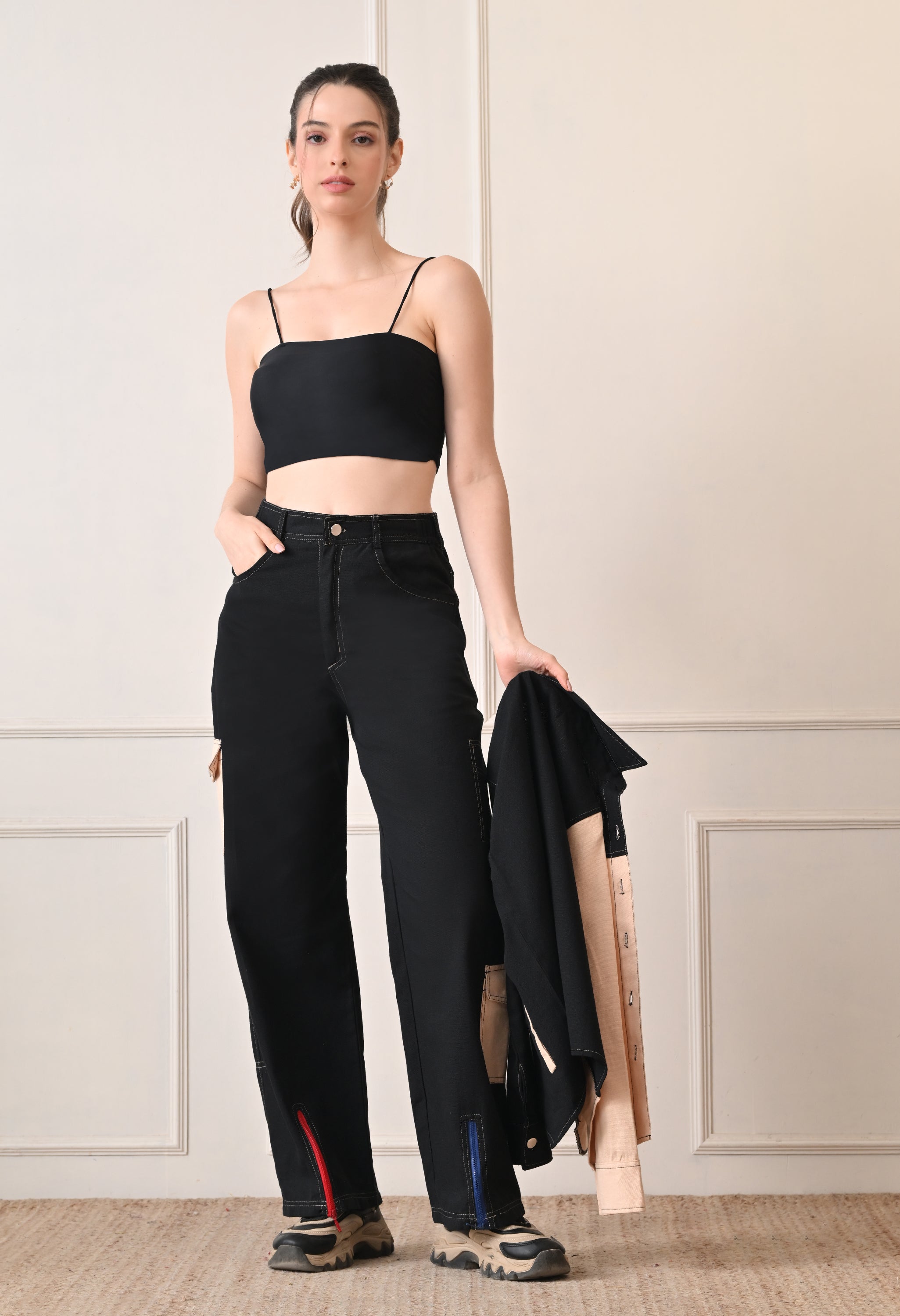 Unisex Wide-Leg Cargo Pants with Utility Pockets | Modern Streetwear Trousers